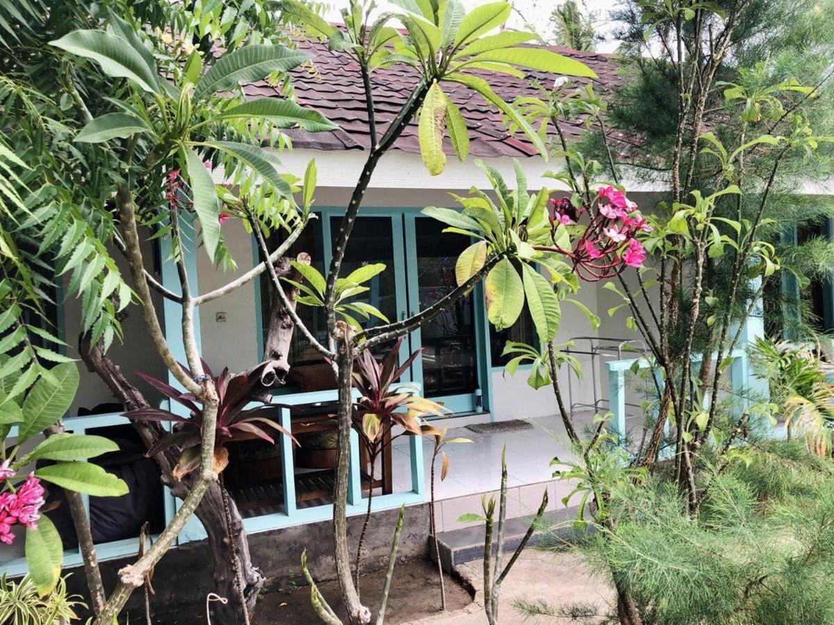 Indigenous Bungalow Gili Trawangan Exterior photo