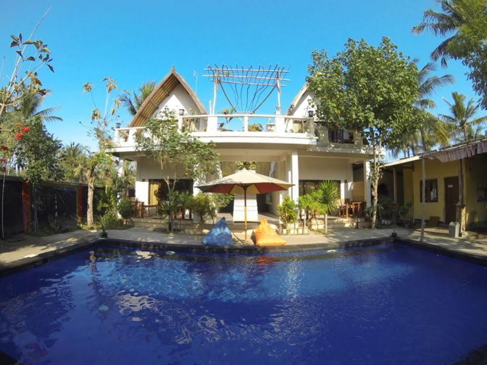 Indigenous Bungalow Gili Trawangan Exterior photo
